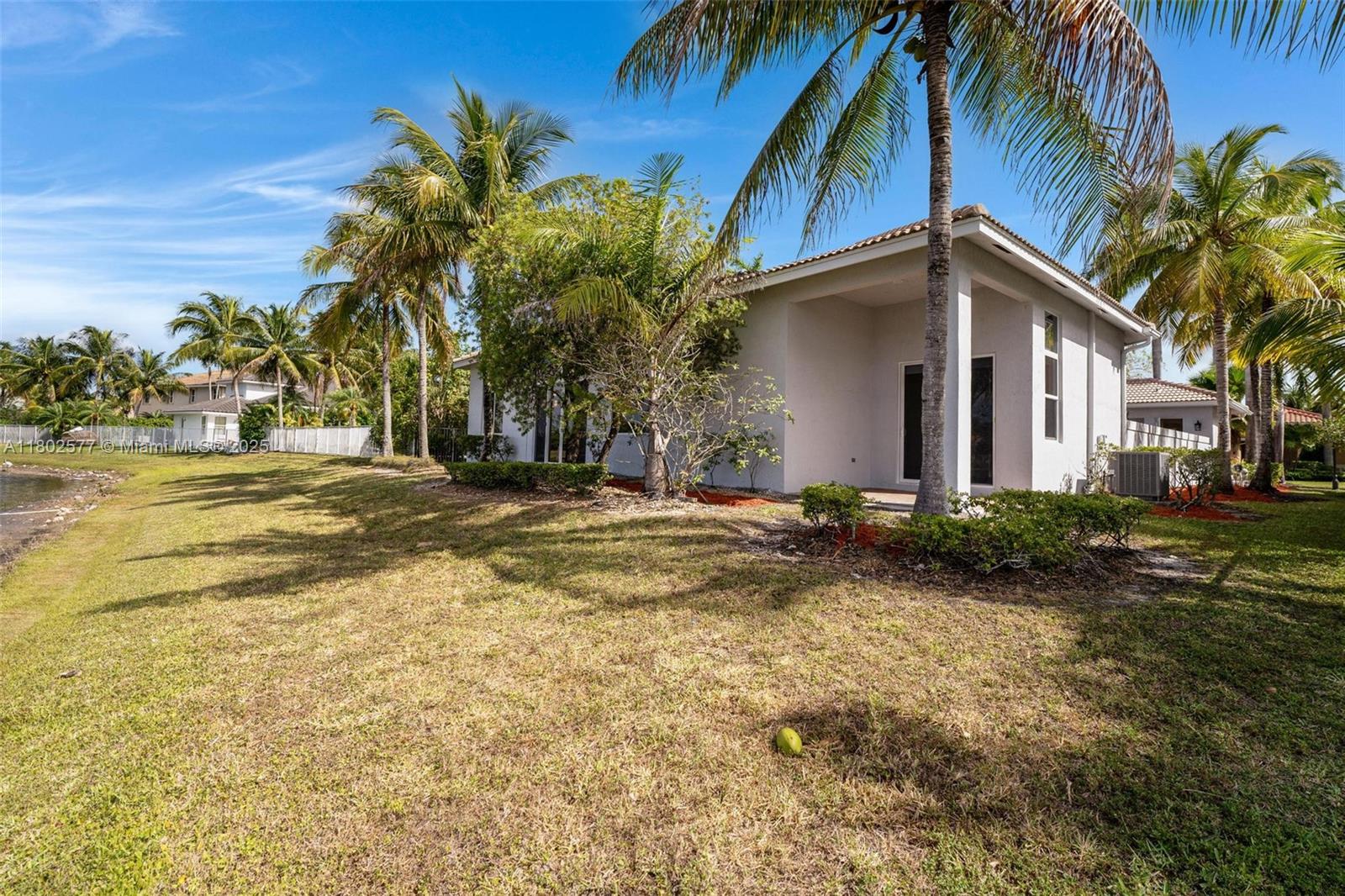 1666 Victoria Pointe Cir