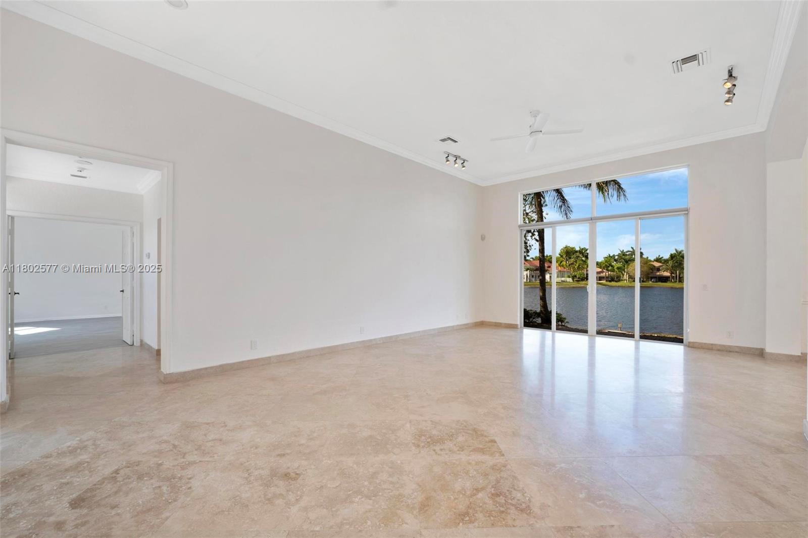1666 Victoria Pointe Cir