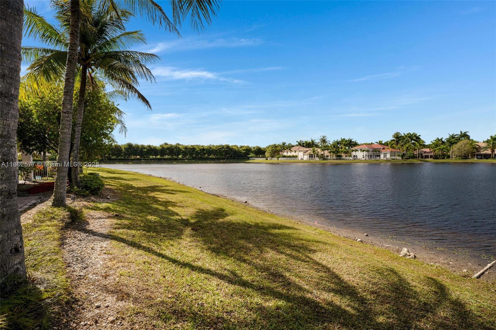 1666 Victoria Pointe Cir
