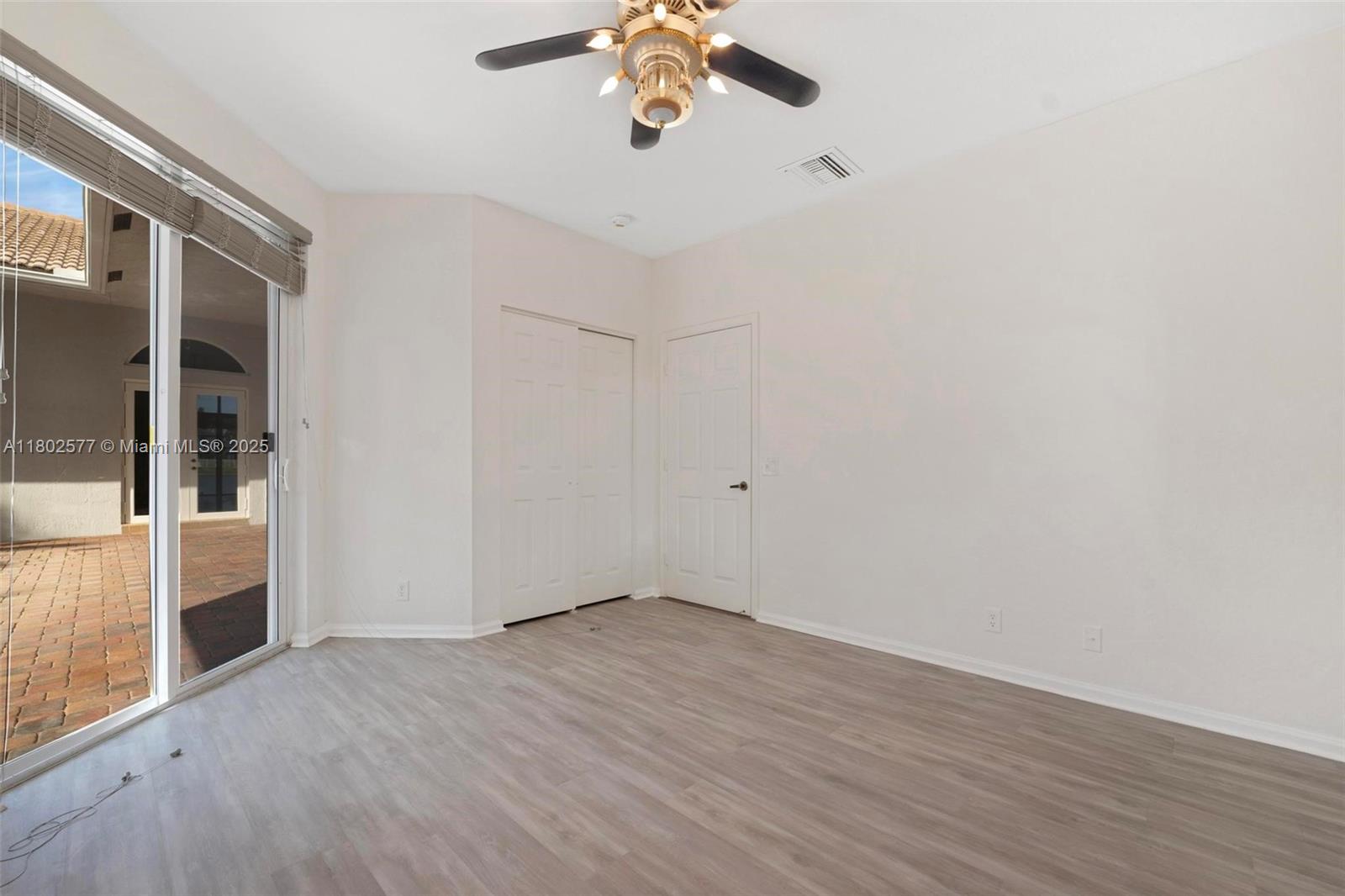 1666 Victoria Pointe Cir