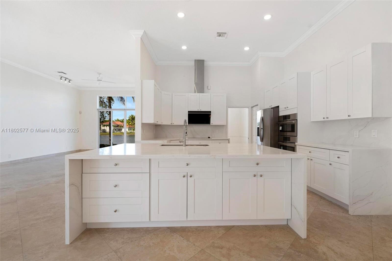1666 Victoria Pointe Cir