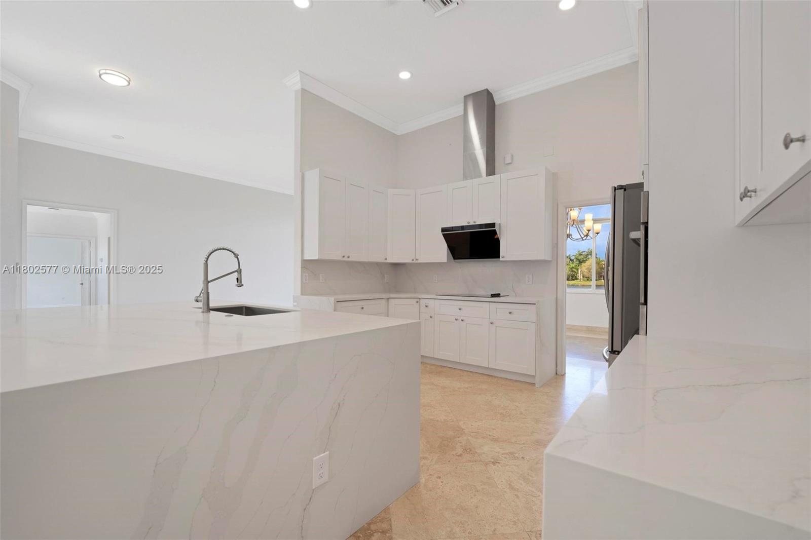1666 Victoria Pointe Cir