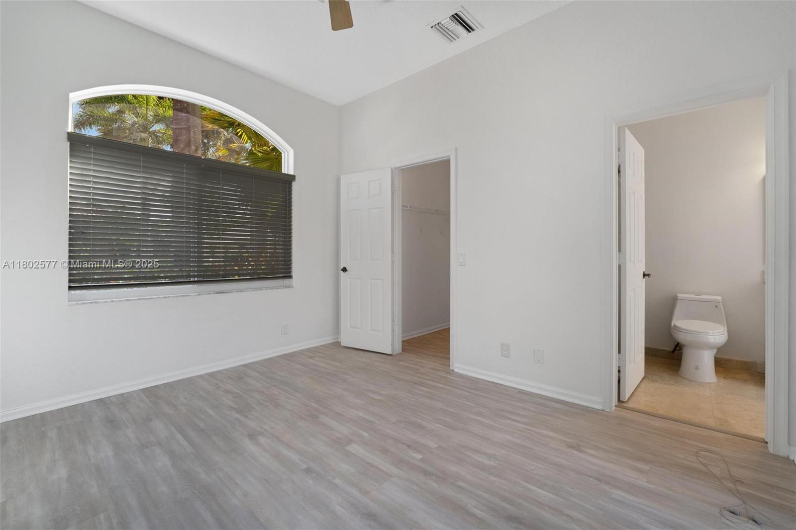 1666 Victoria Pointe Cir