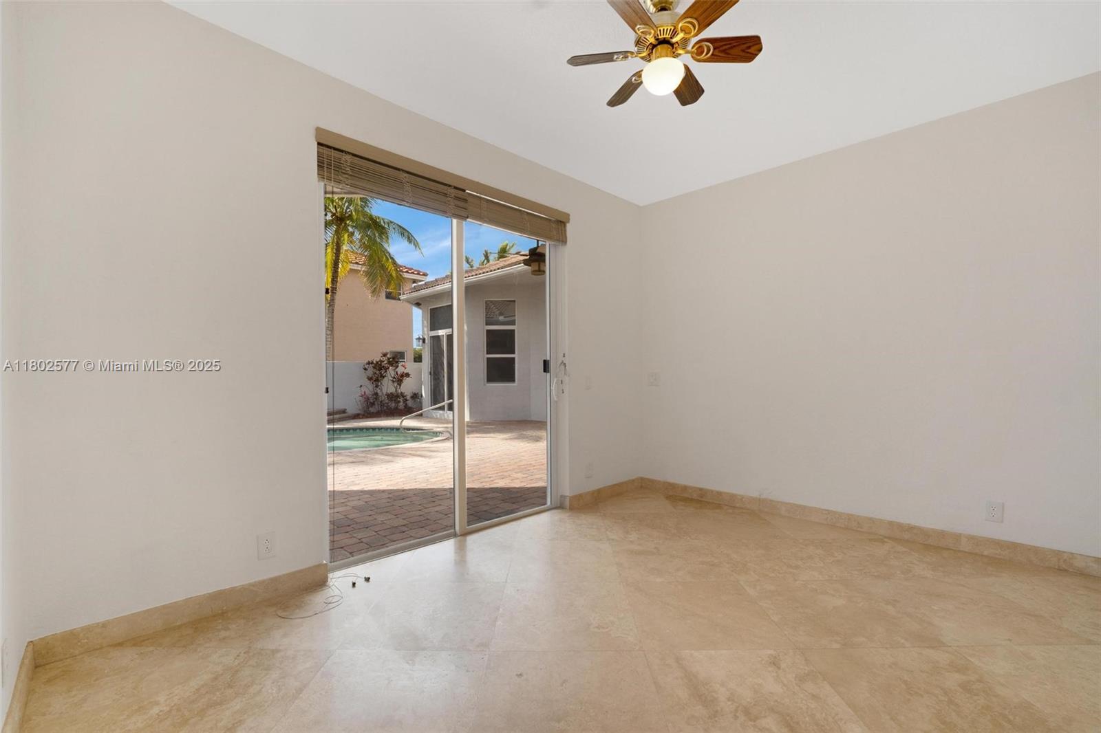 1666 Victoria Pointe Cir