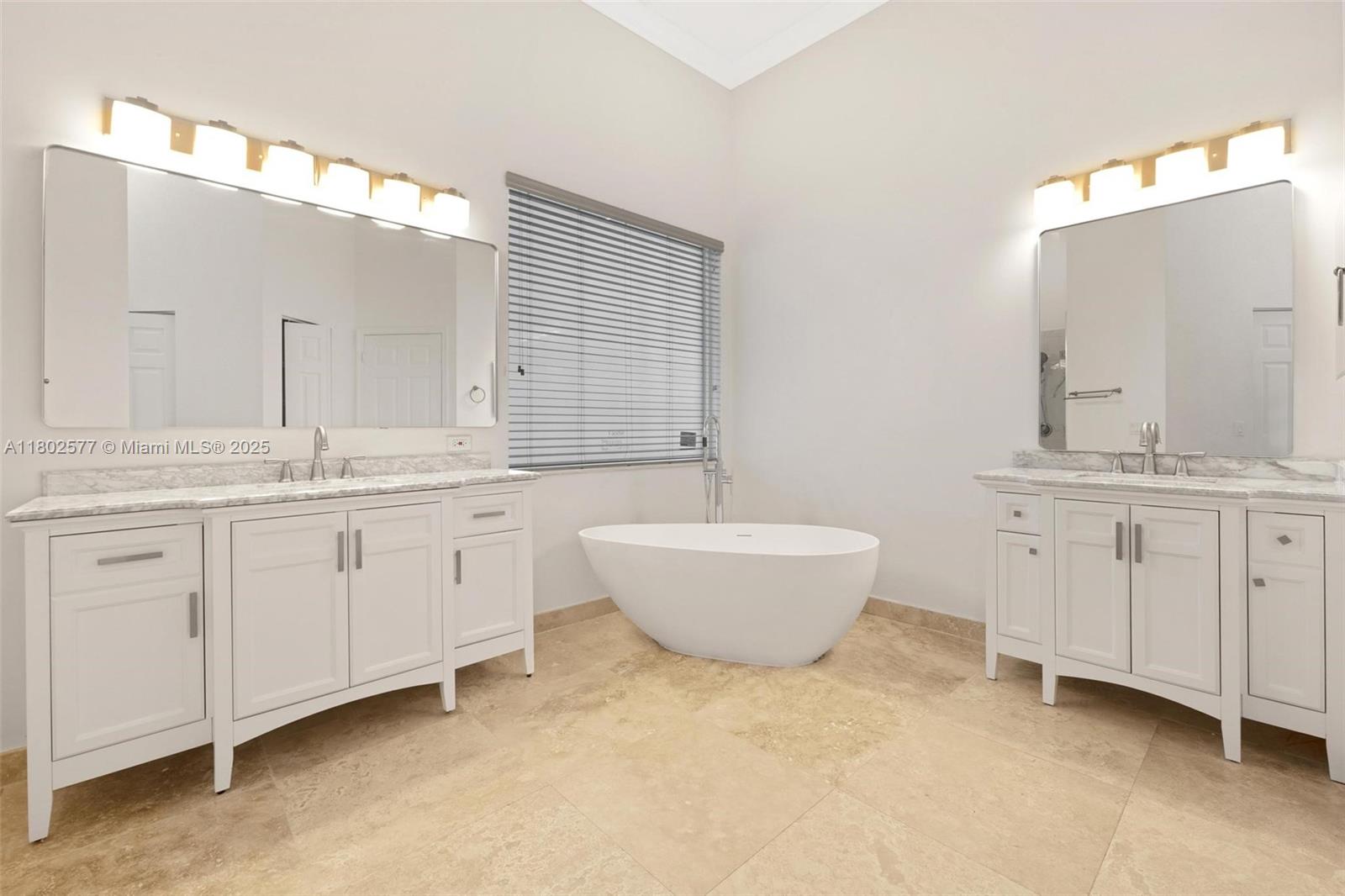 1666 Victoria Pointe Cir