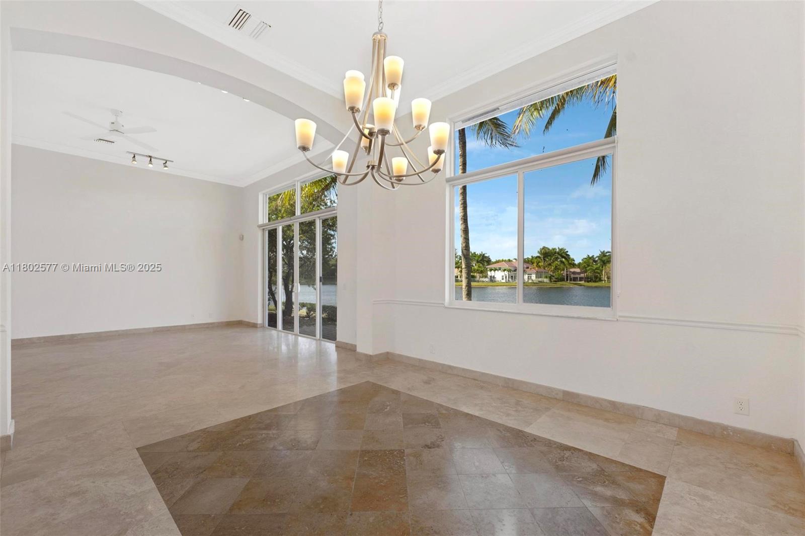 1666 Victoria Pointe Cir
