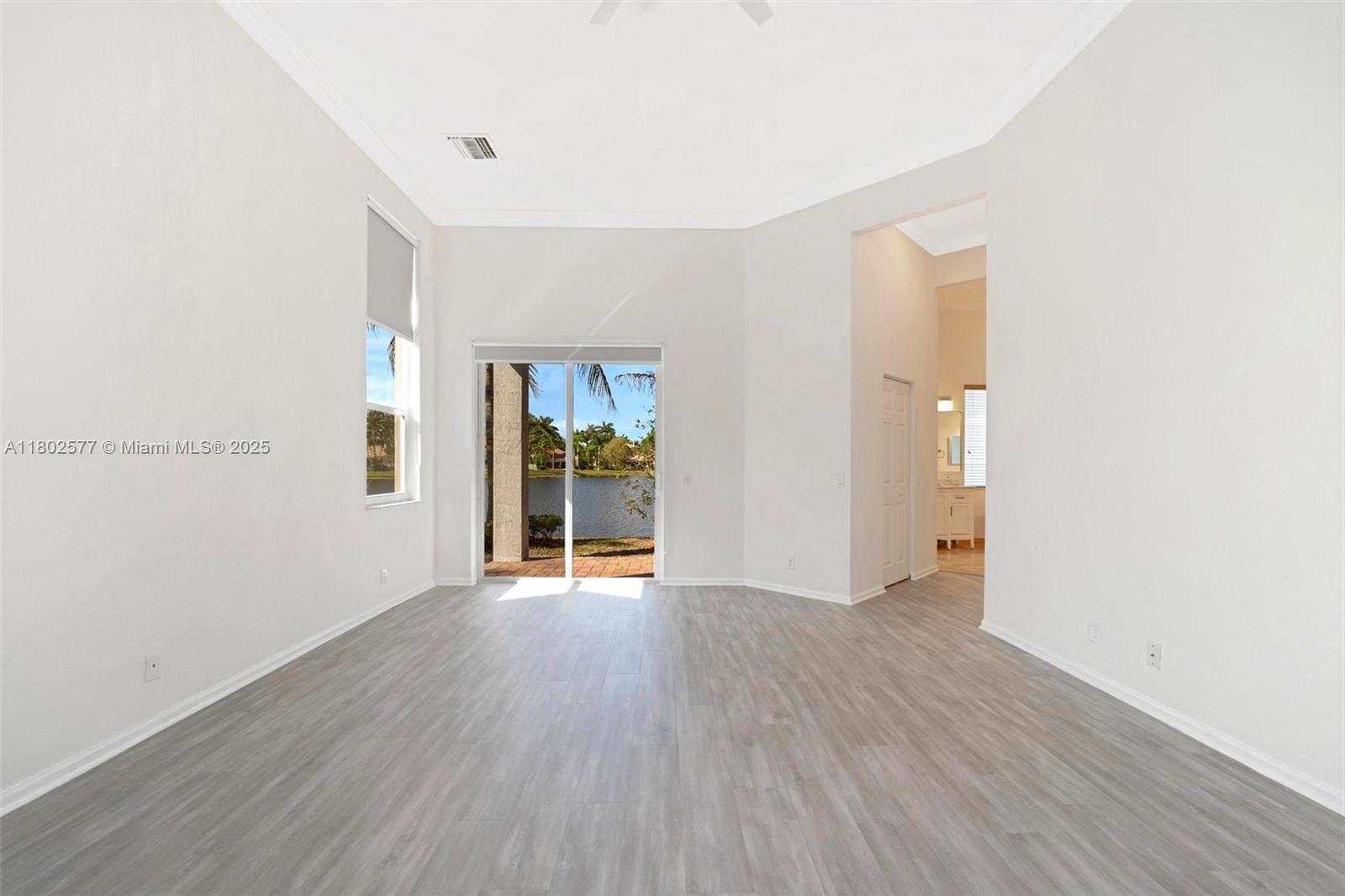 1666 Victoria Pointe Cir
