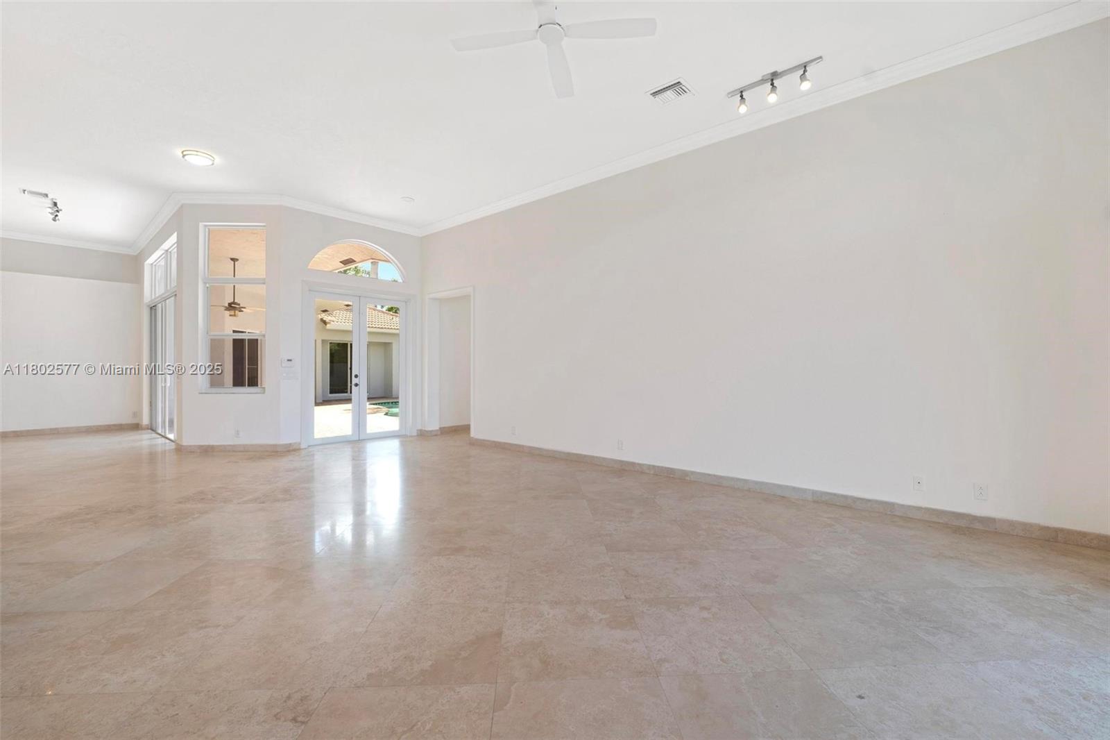 1666 Victoria Pointe Cir