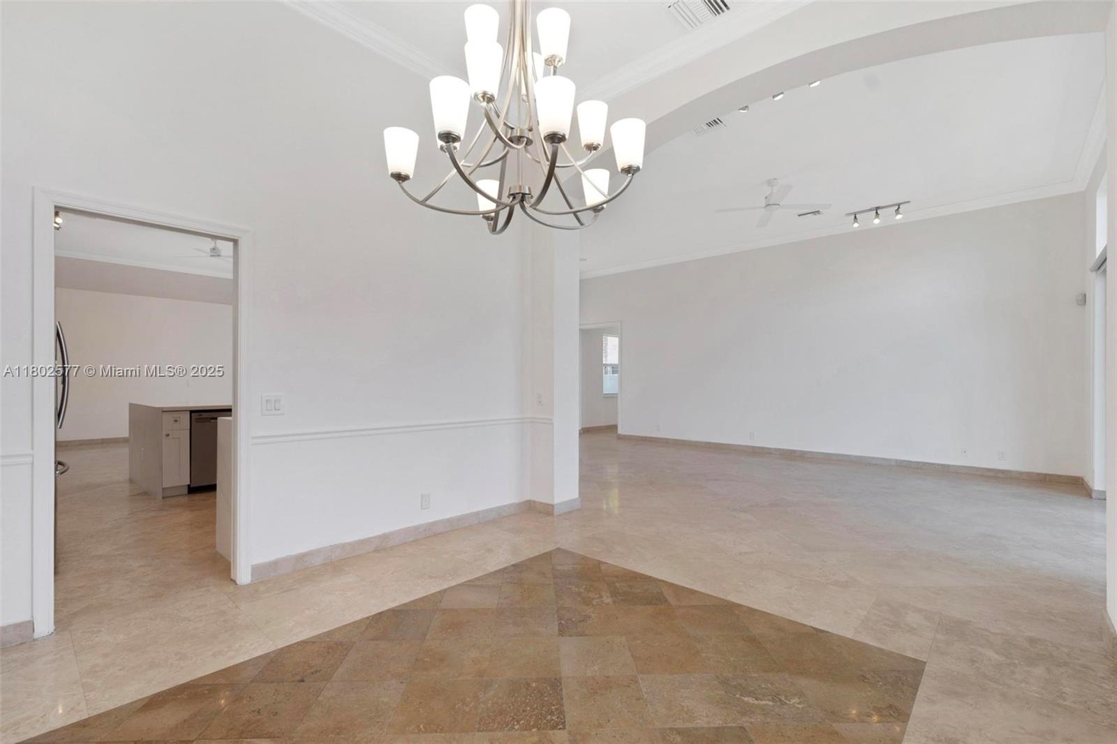 1666 Victoria Pointe Cir