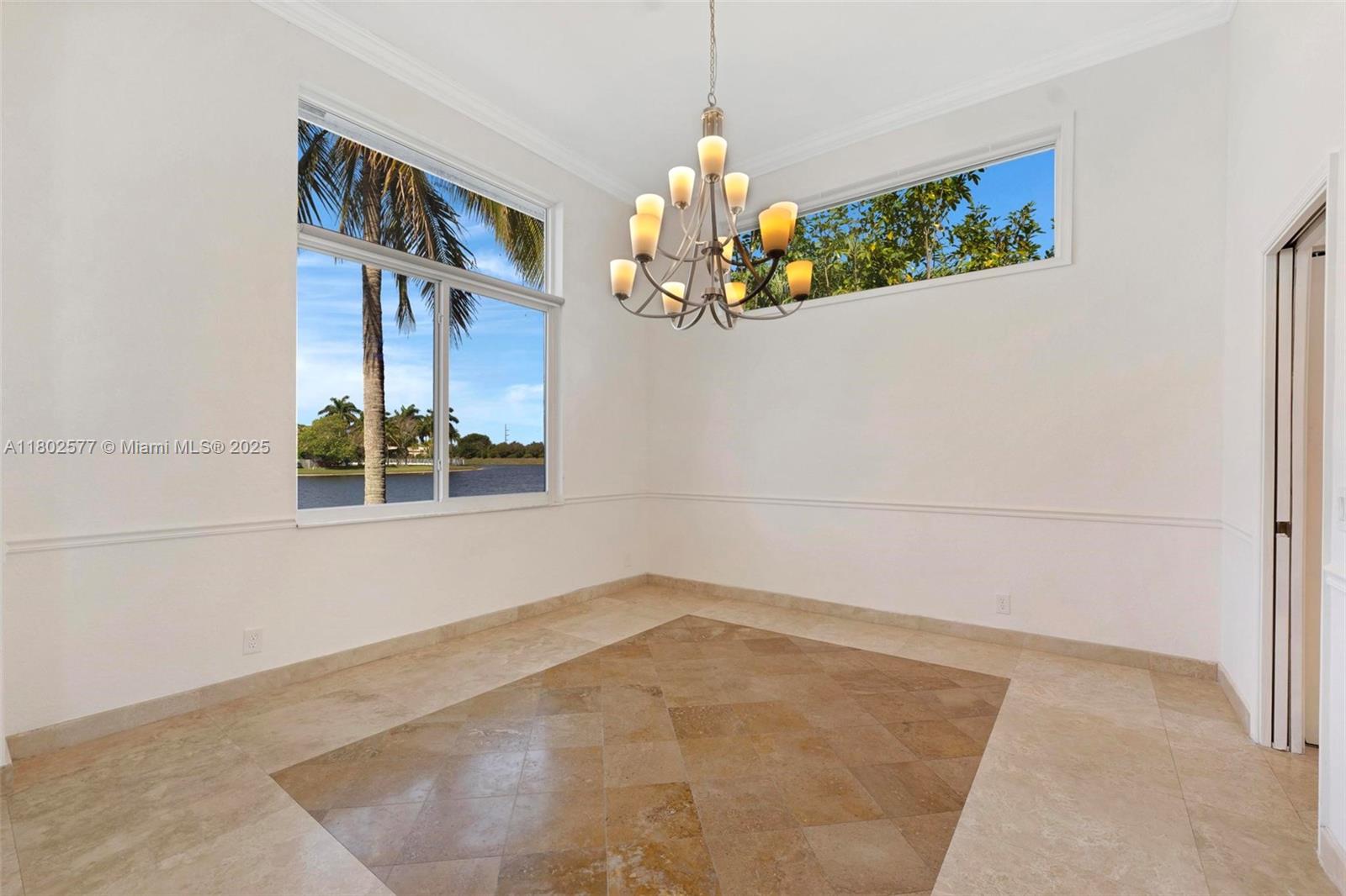 1666 Victoria Pointe Cir