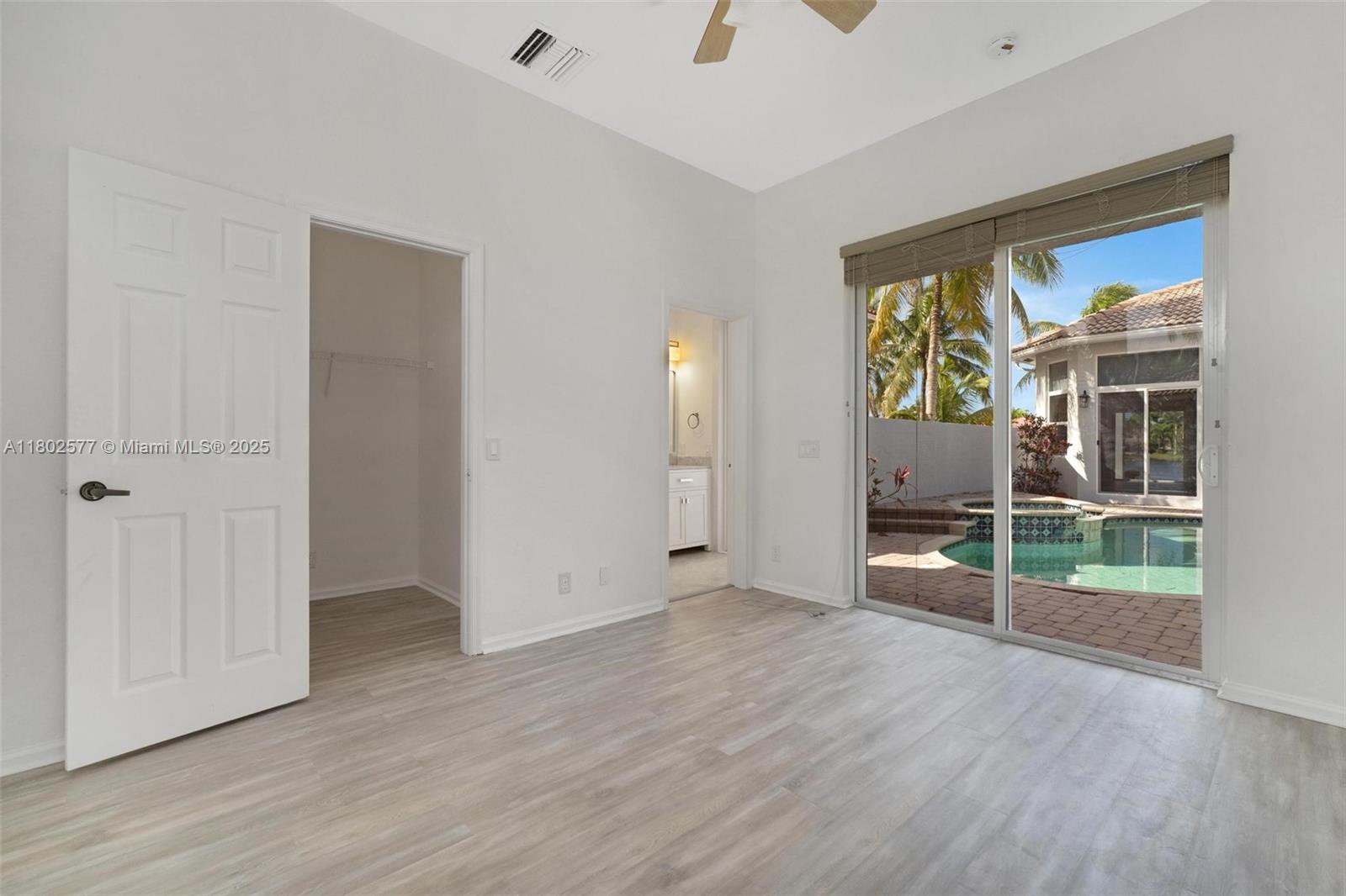 1666 Victoria Pointe Cir