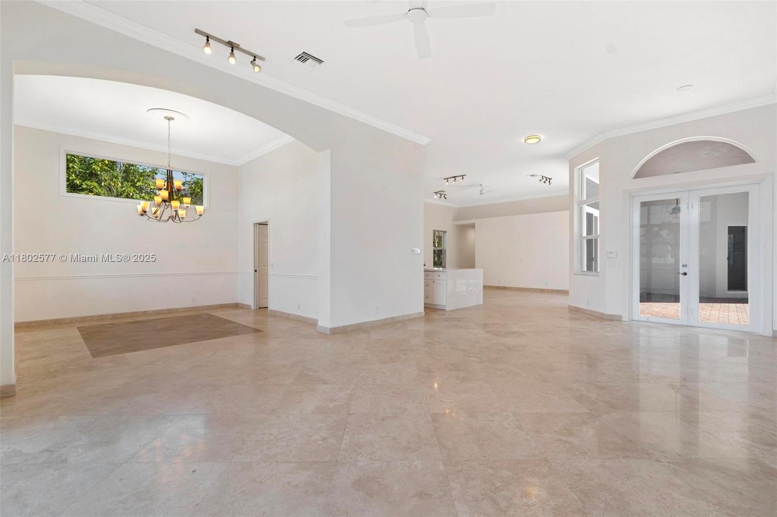 1666 Victoria Pointe Cir