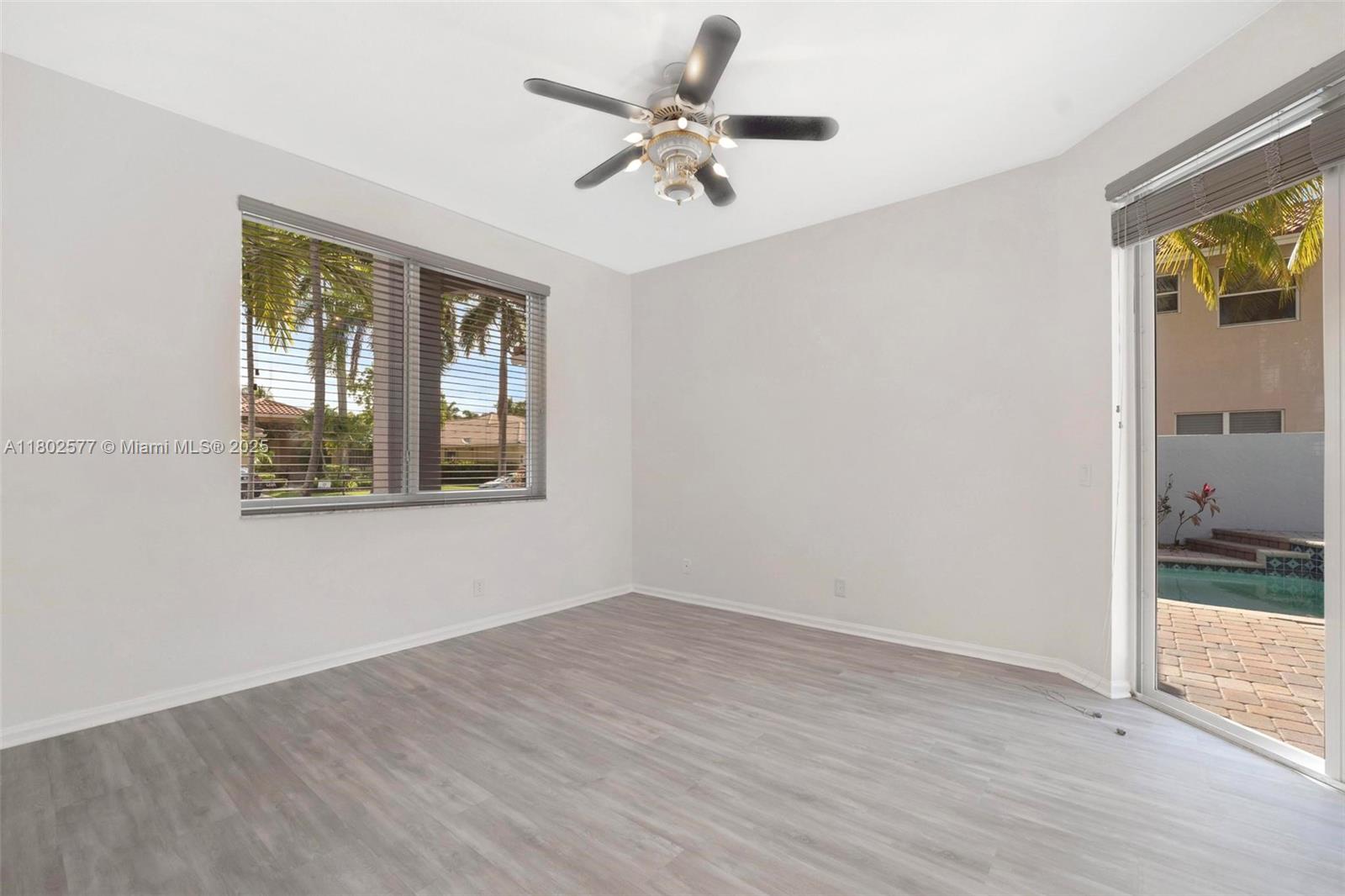 1666 Victoria Pointe Cir