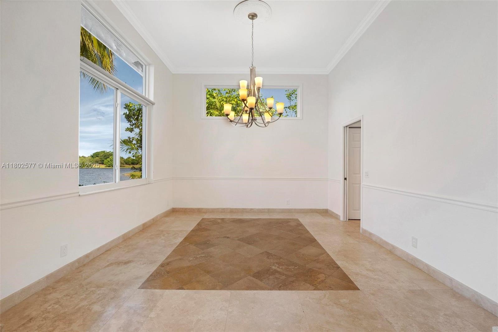 1666 Victoria Pointe Cir