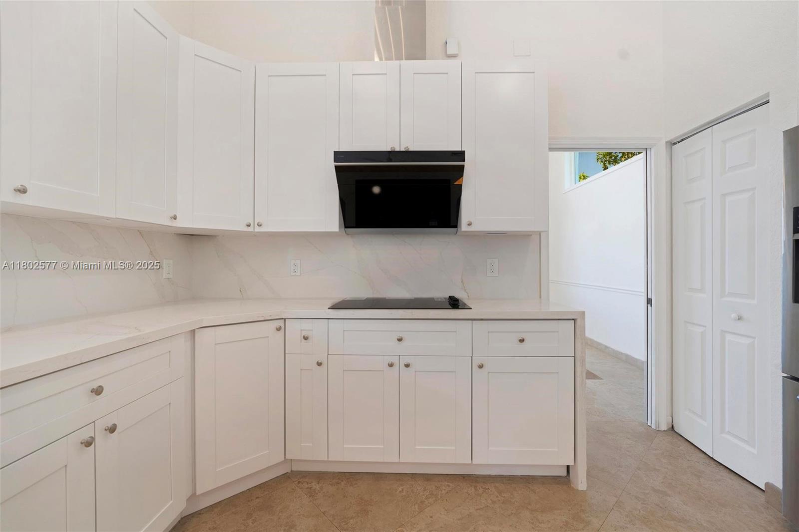 1666 Victoria Pointe Cir