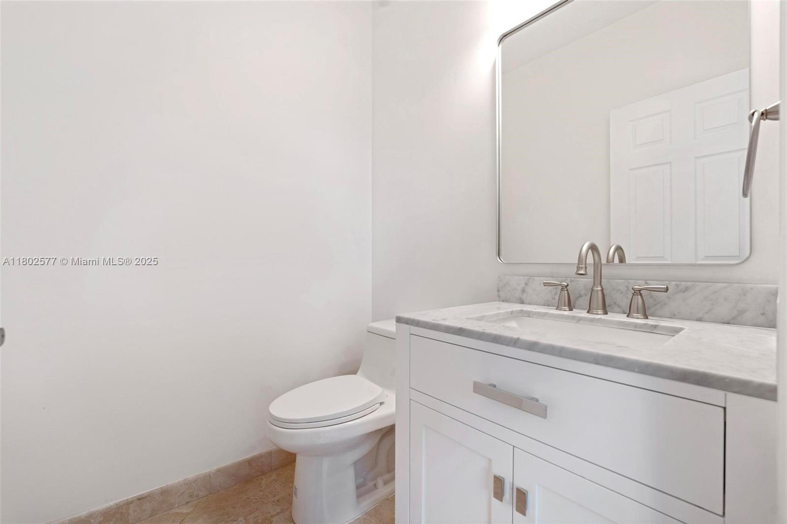 1666 Victoria Pointe Cir