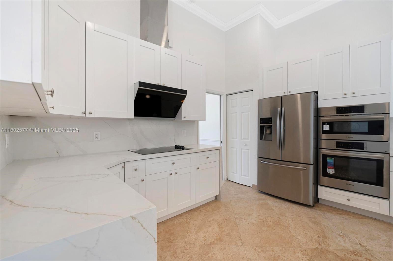 1666 Victoria Pointe Cir