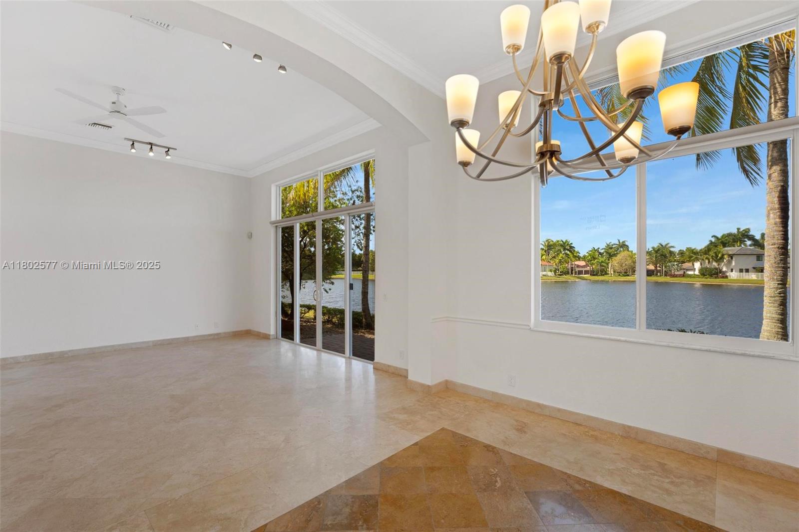 1666 Victoria Pointe Cir