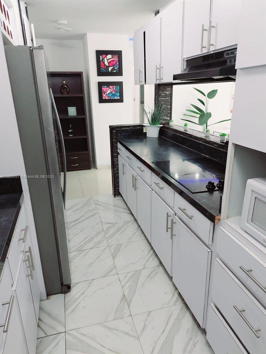4429 Isla Verde # 1002