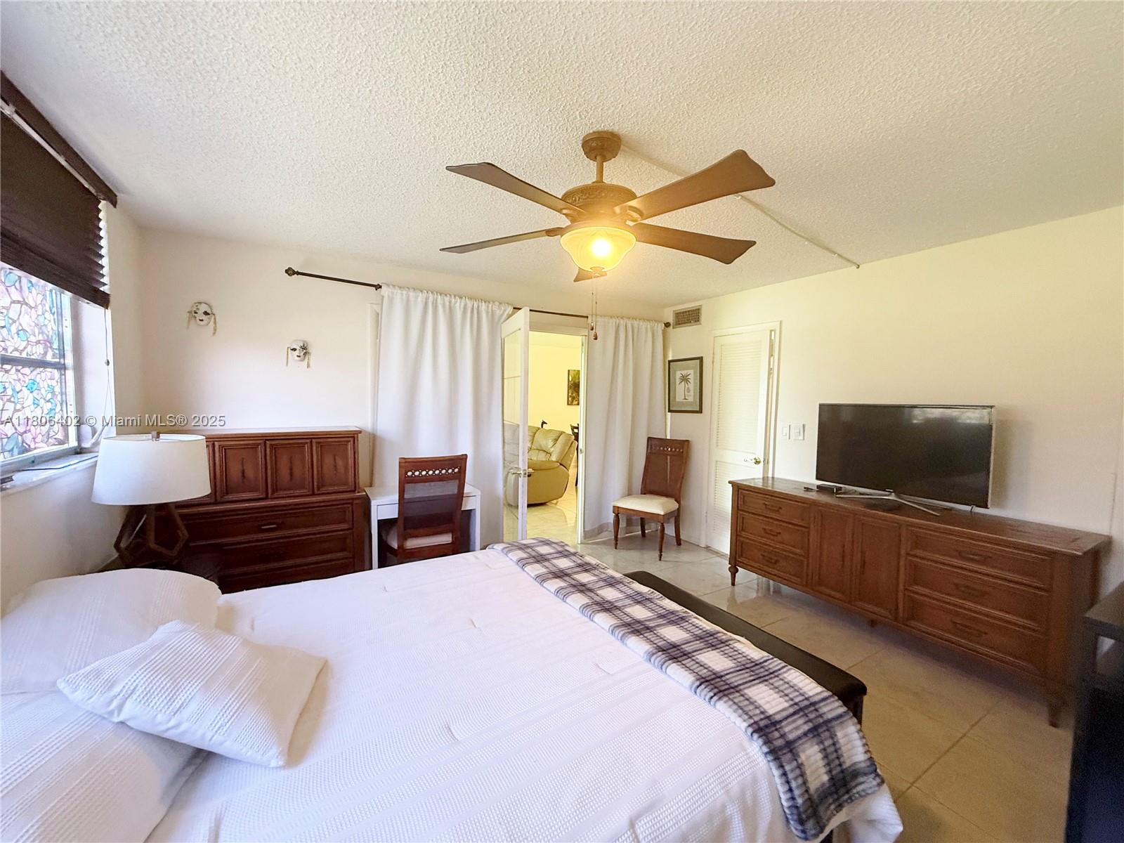 9820 S Hollybrook Lake Dr # 202