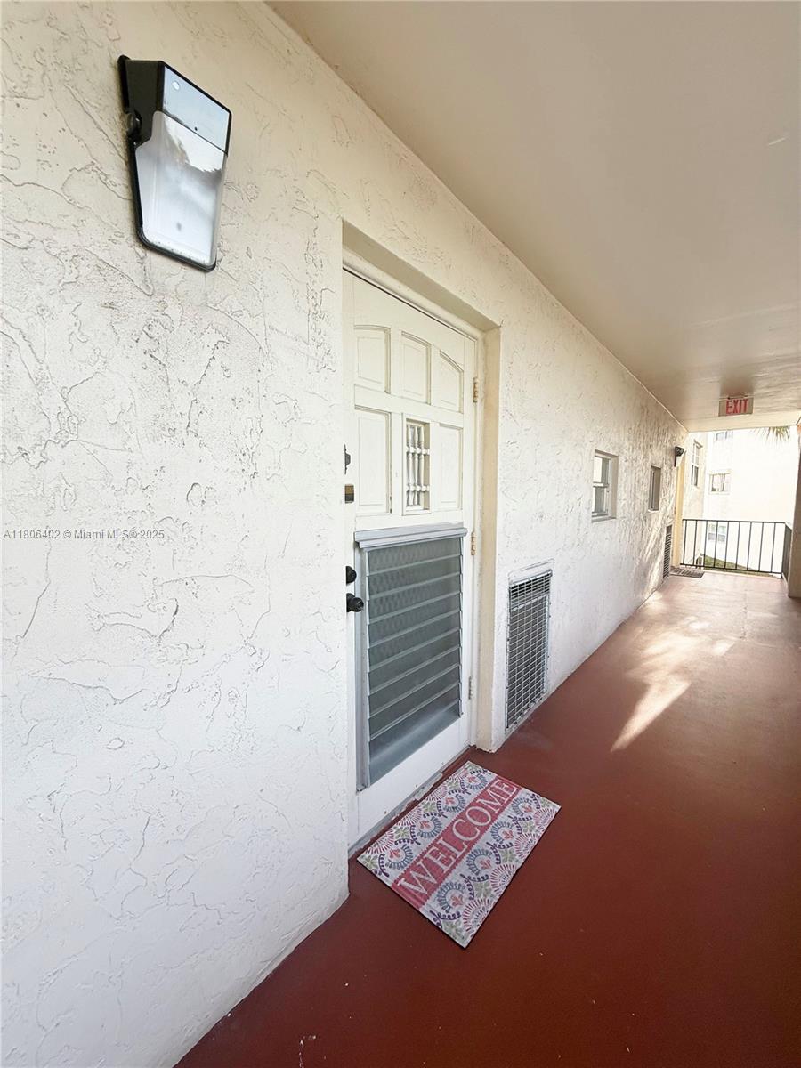 9820 S Hollybrook Lake Dr # 202