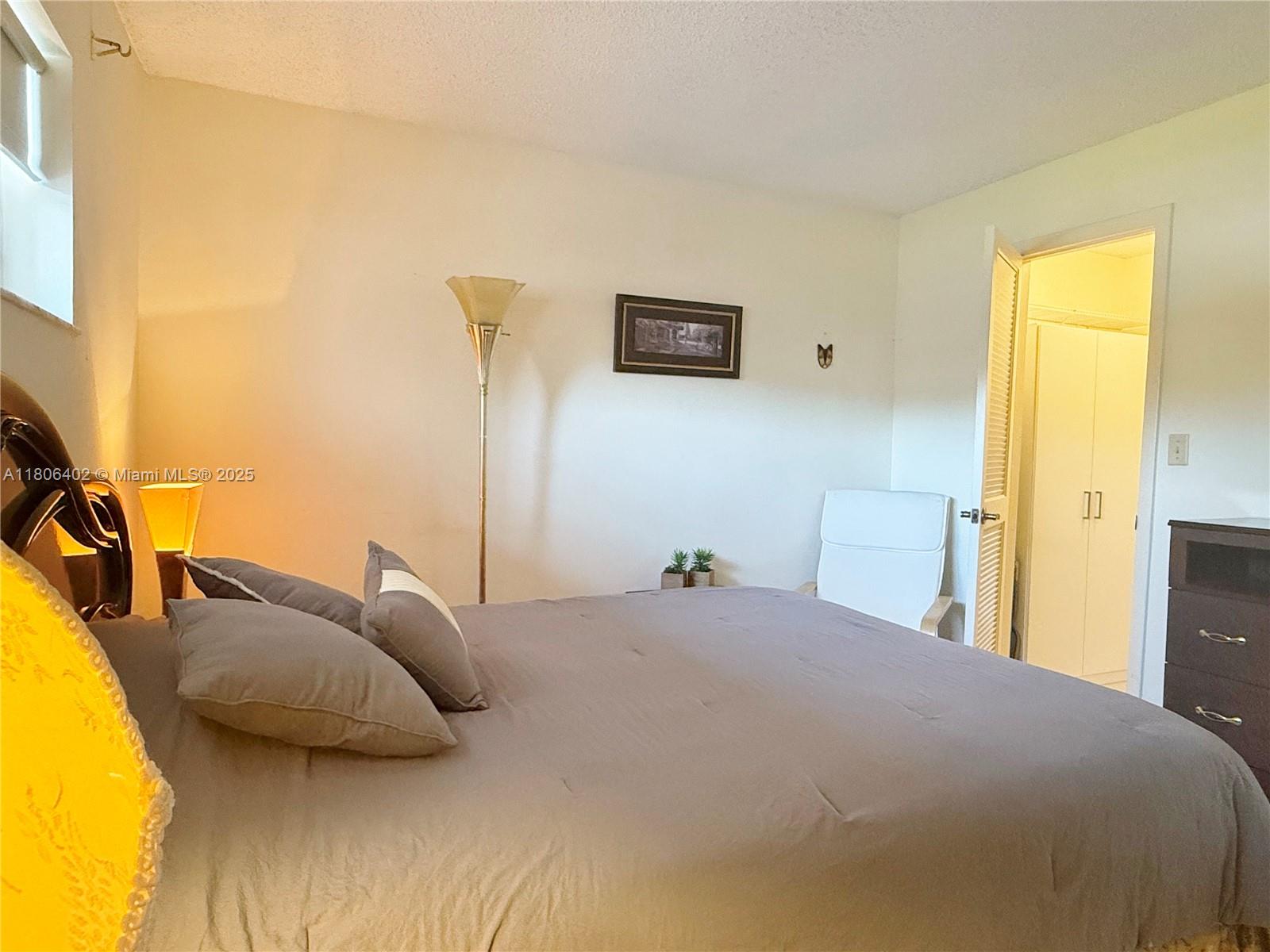 9820 S Hollybrook Lake Dr # 202