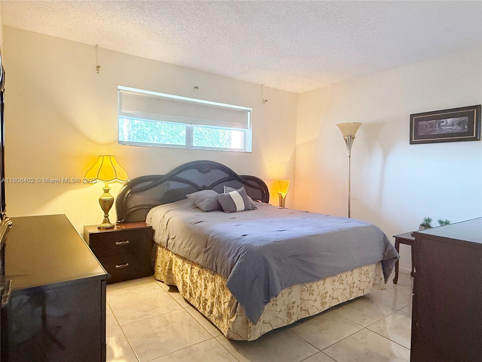 9820 S Hollybrook Lake Dr # 202