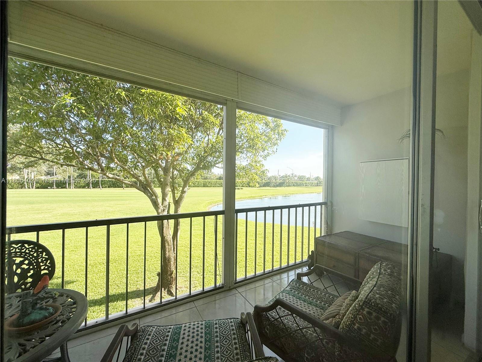 9820 S Hollybrook Lake Dr # 202