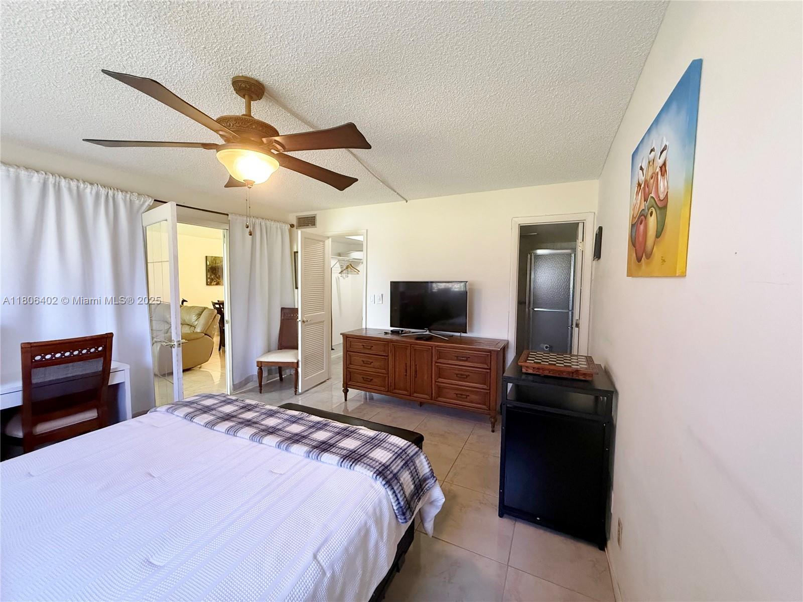 9820 S Hollybrook Lake Dr # 202