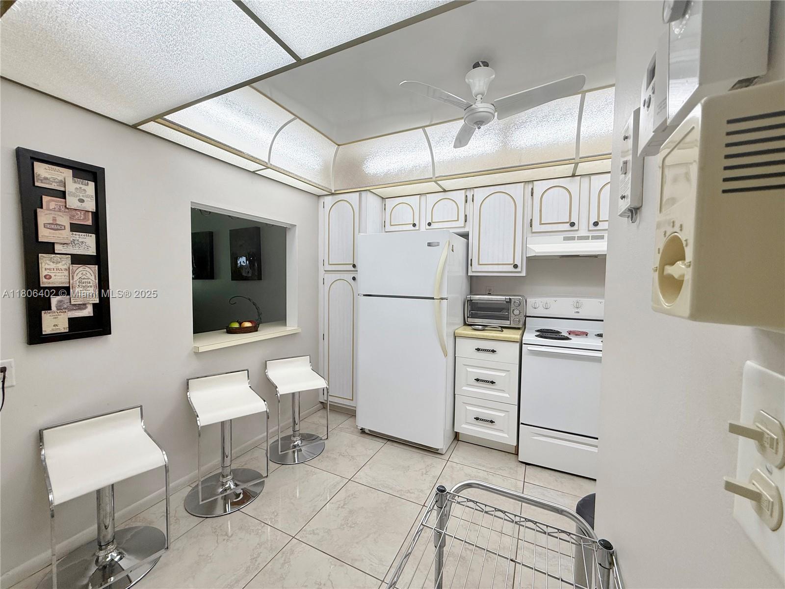 9820 S Hollybrook Lake Dr # 202