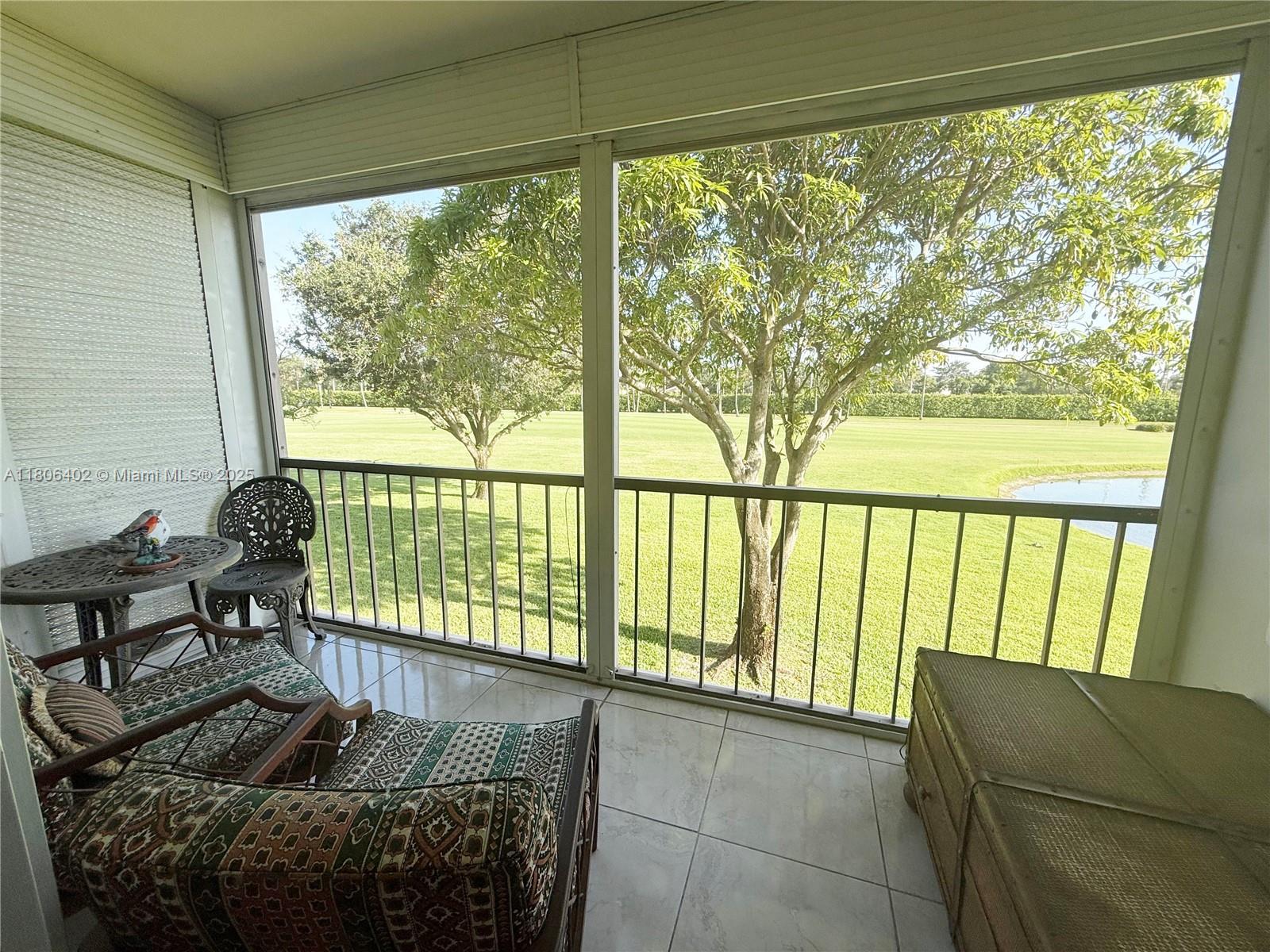 9820 S Hollybrook Lake Dr # 202