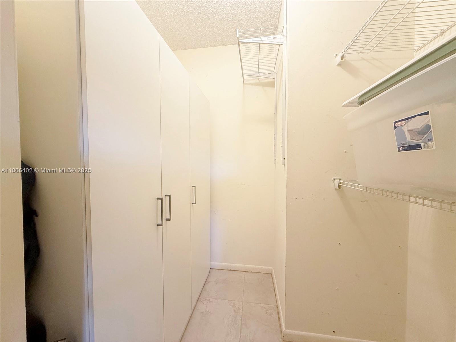 9820 S Hollybrook Lake Dr # 202