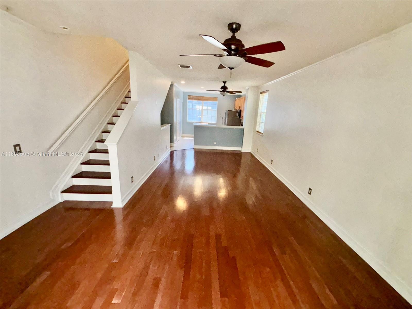 452 NE 2nd Ave