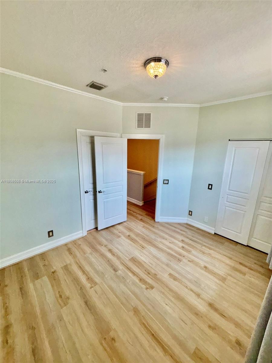 452 NE 2nd Ave
