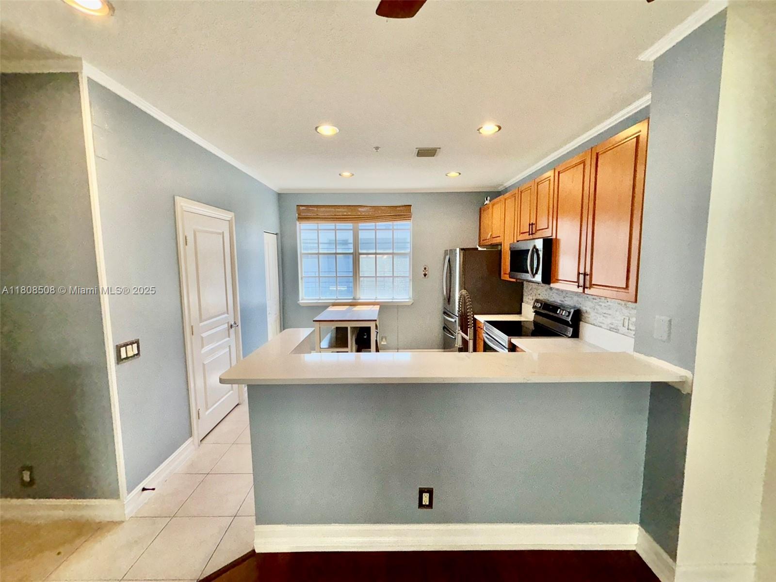 452 NE 2nd Ave