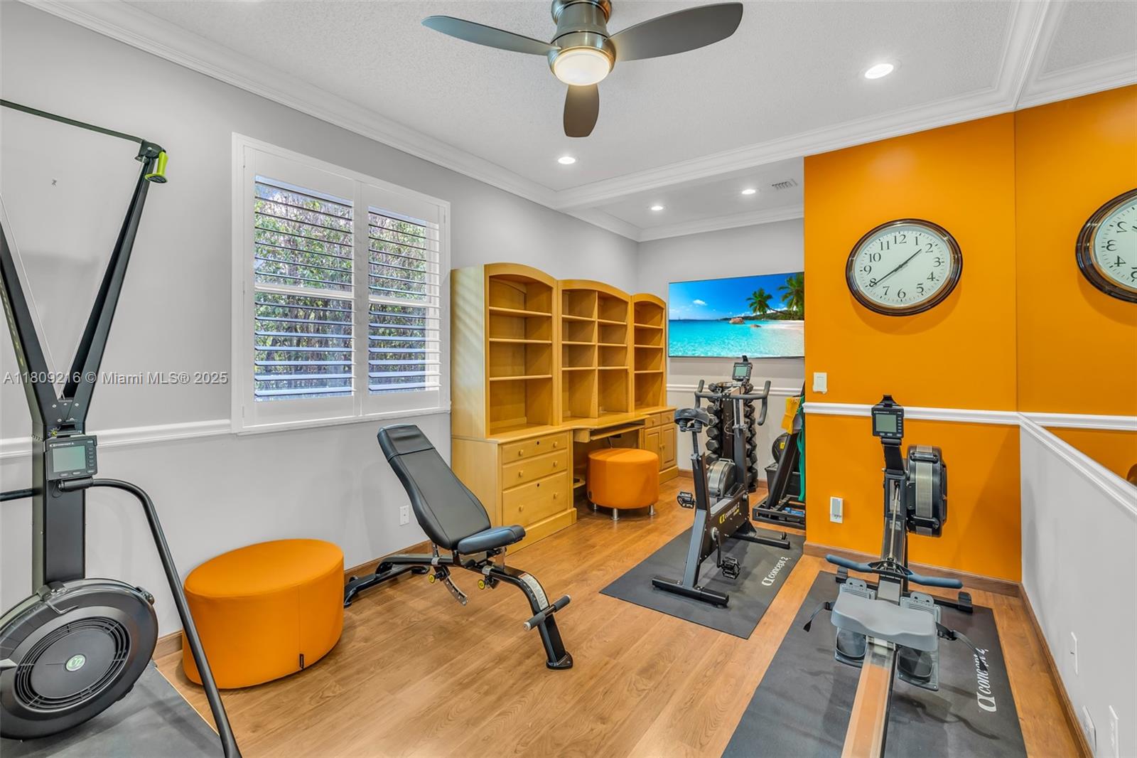 1220 Iris Court