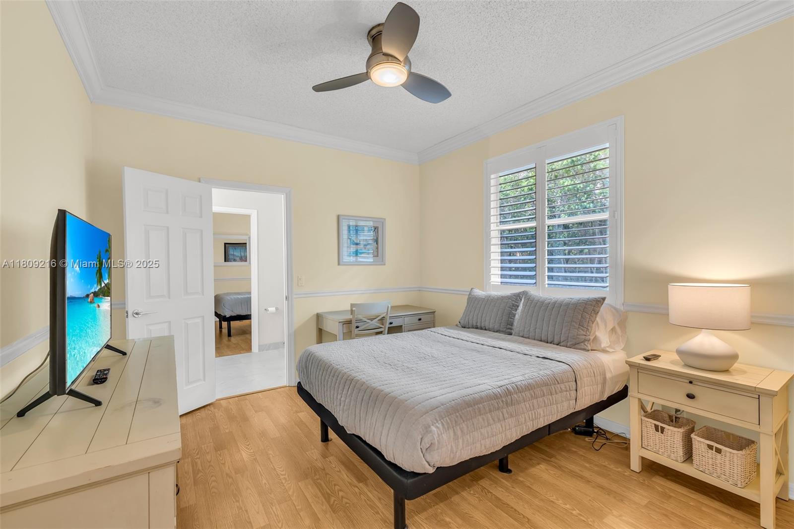 1220 Iris Court