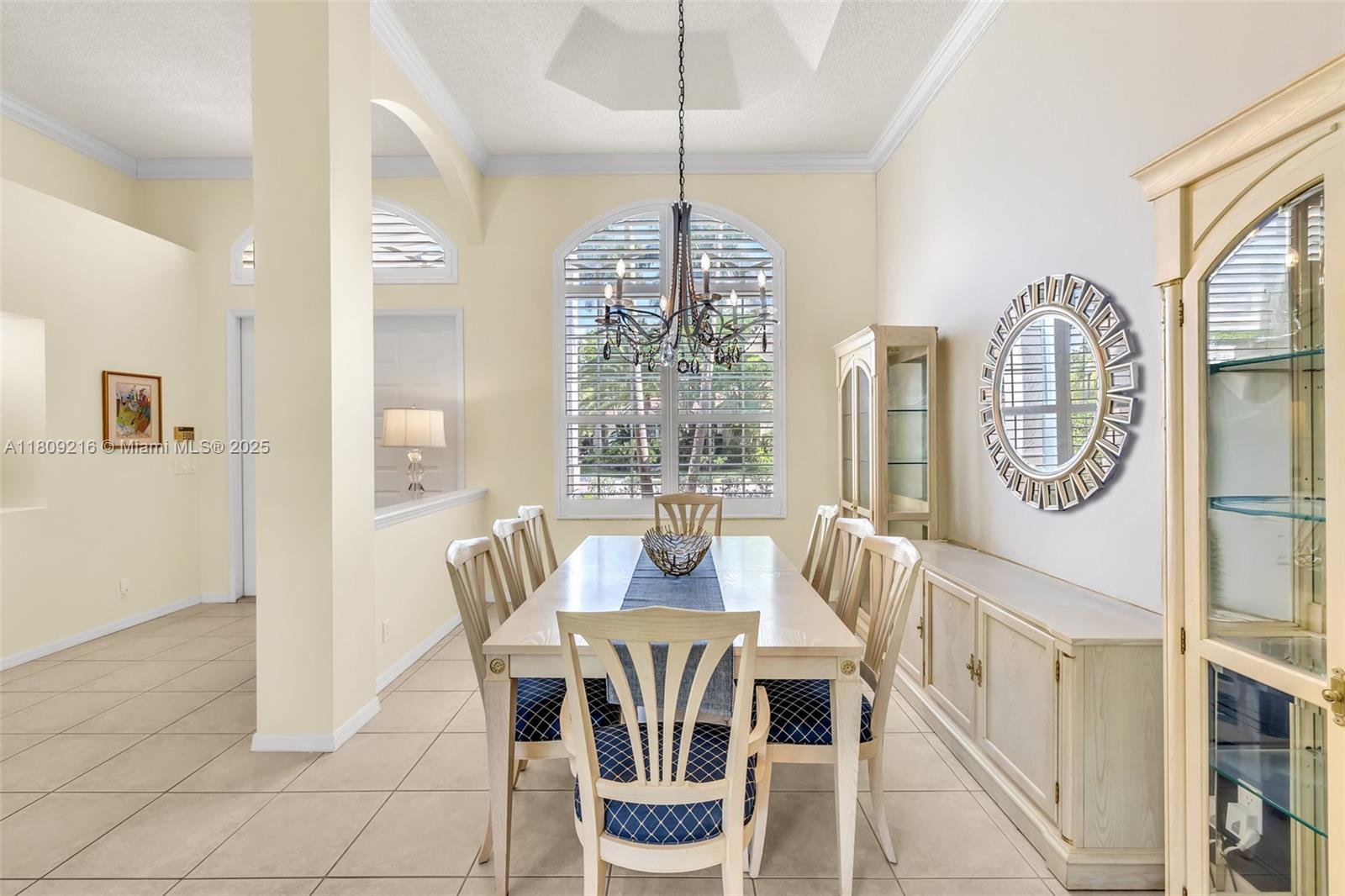 1220 Iris Court
