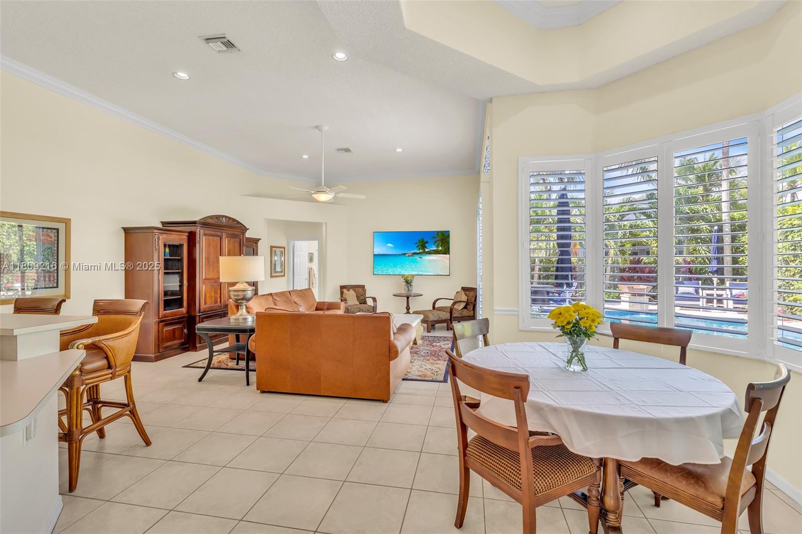 1220 Iris Court