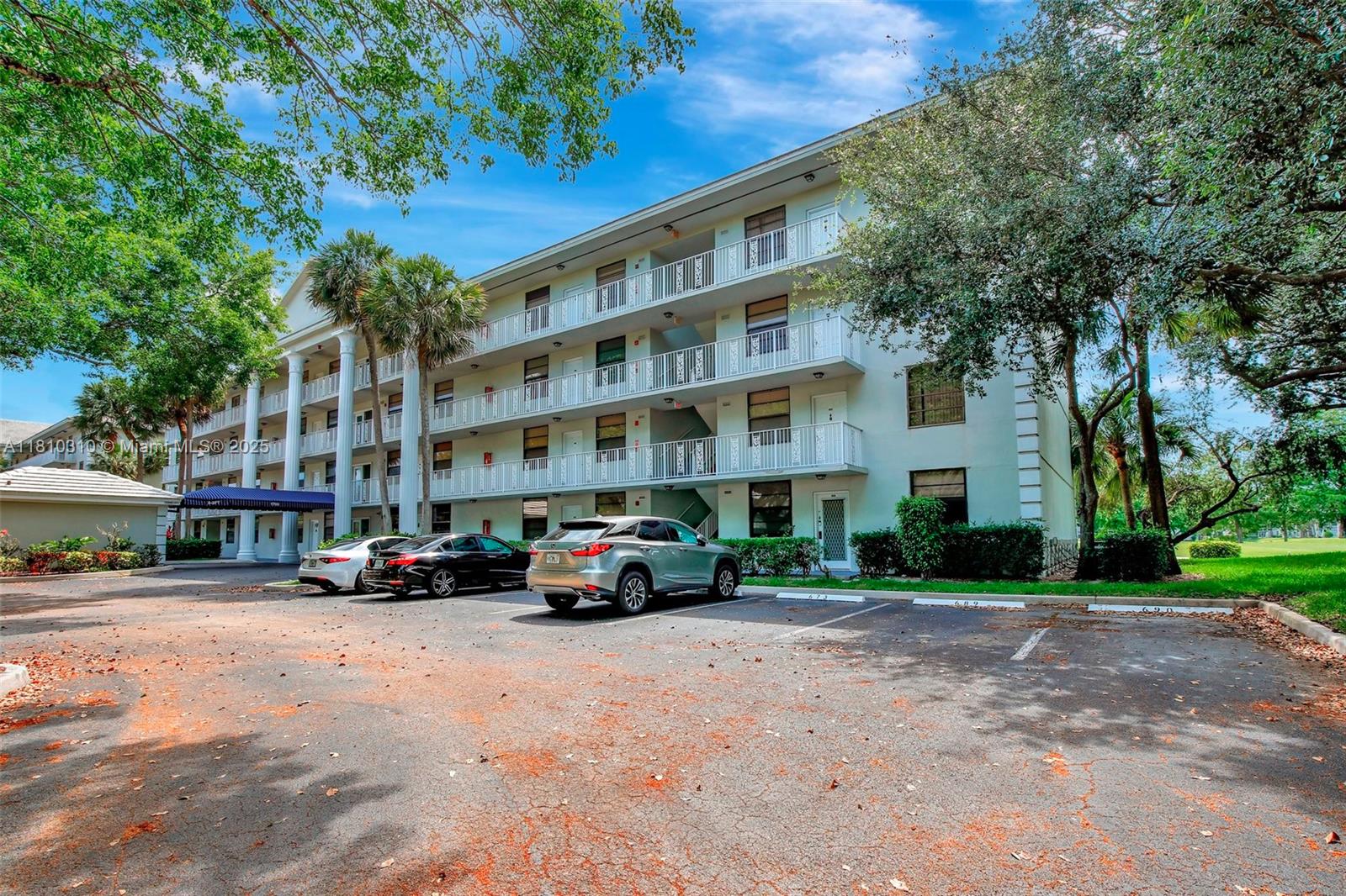 1709 Whitehall Dr # 401