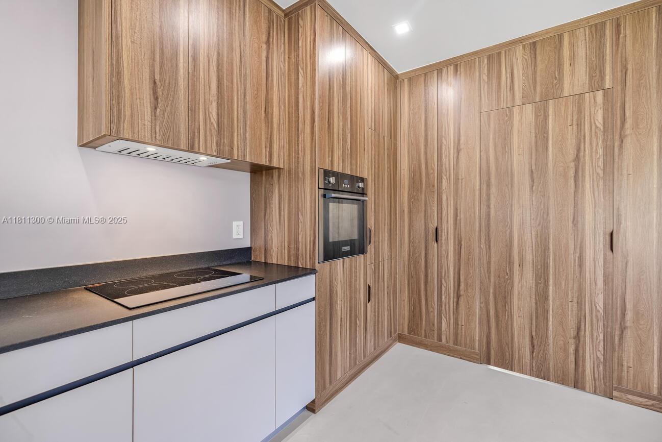 8931 NE 2nd Ave # S2