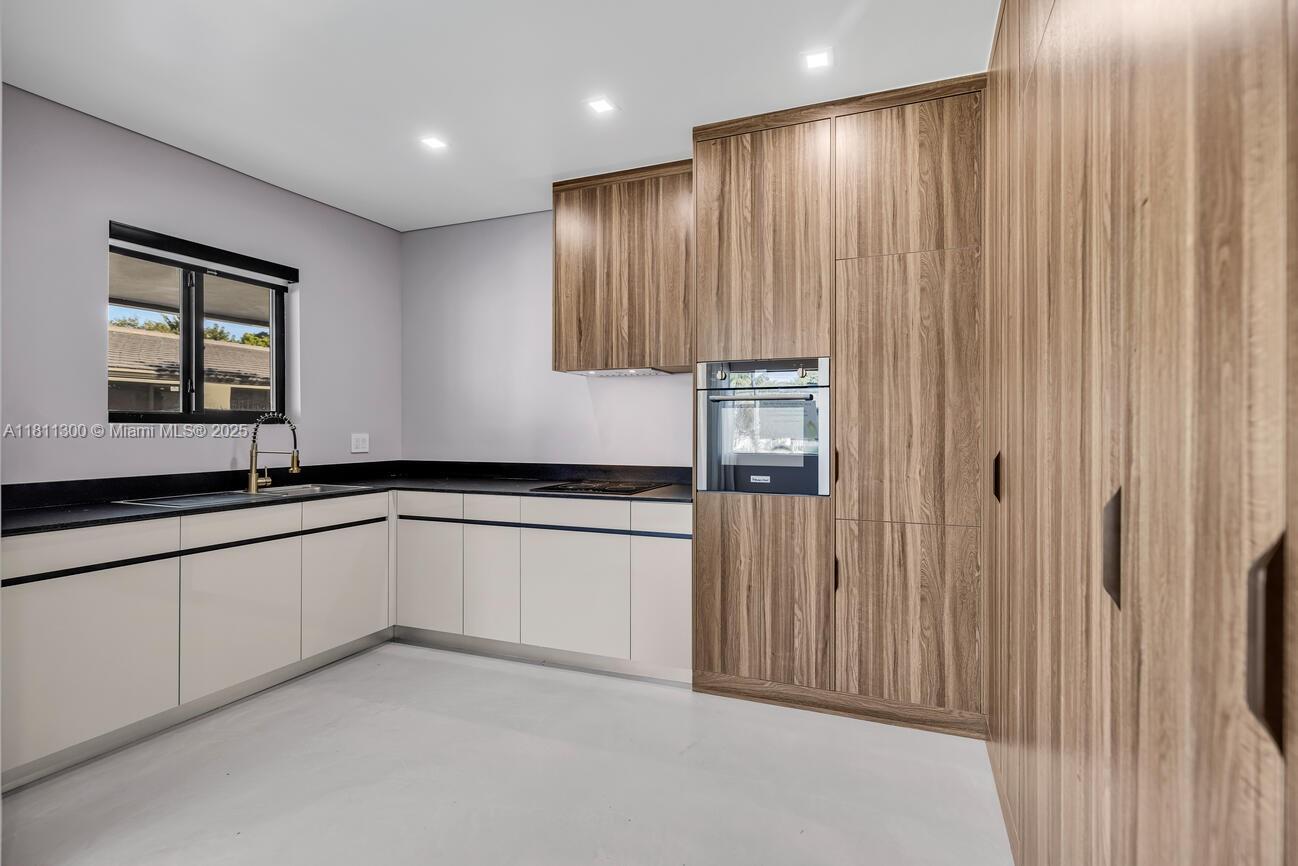 8931 NE 2nd Ave # S2