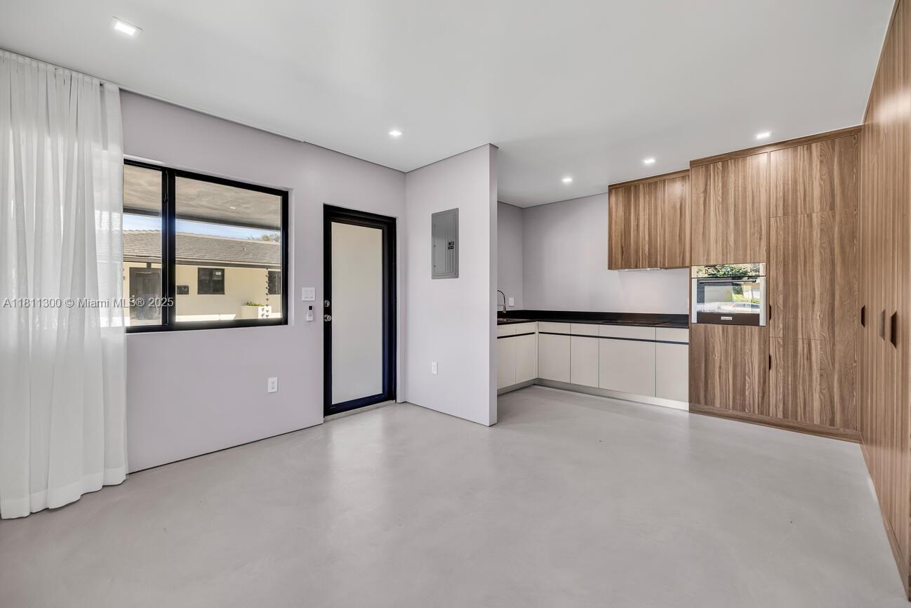 8931 NE 2nd Ave # S2