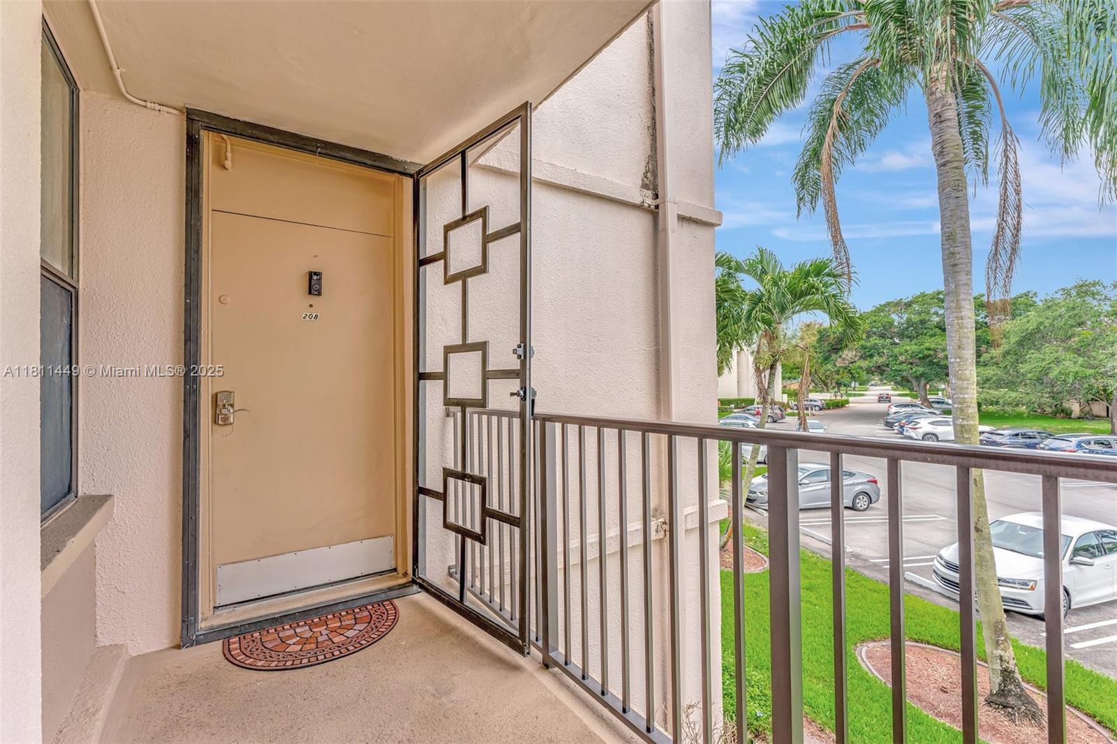 8411 Forest Hills Dr # 208