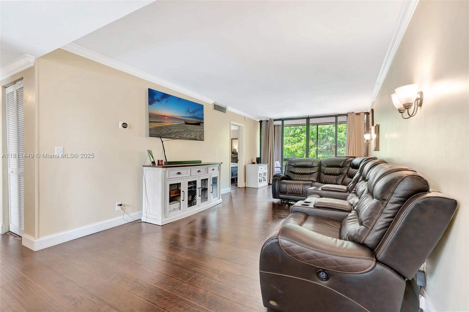 8411 Forest Hills Dr # 208