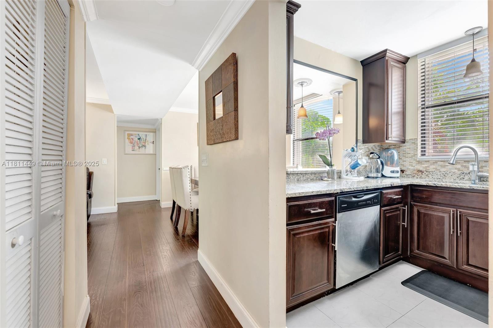 8411 Forest Hills Dr # 208