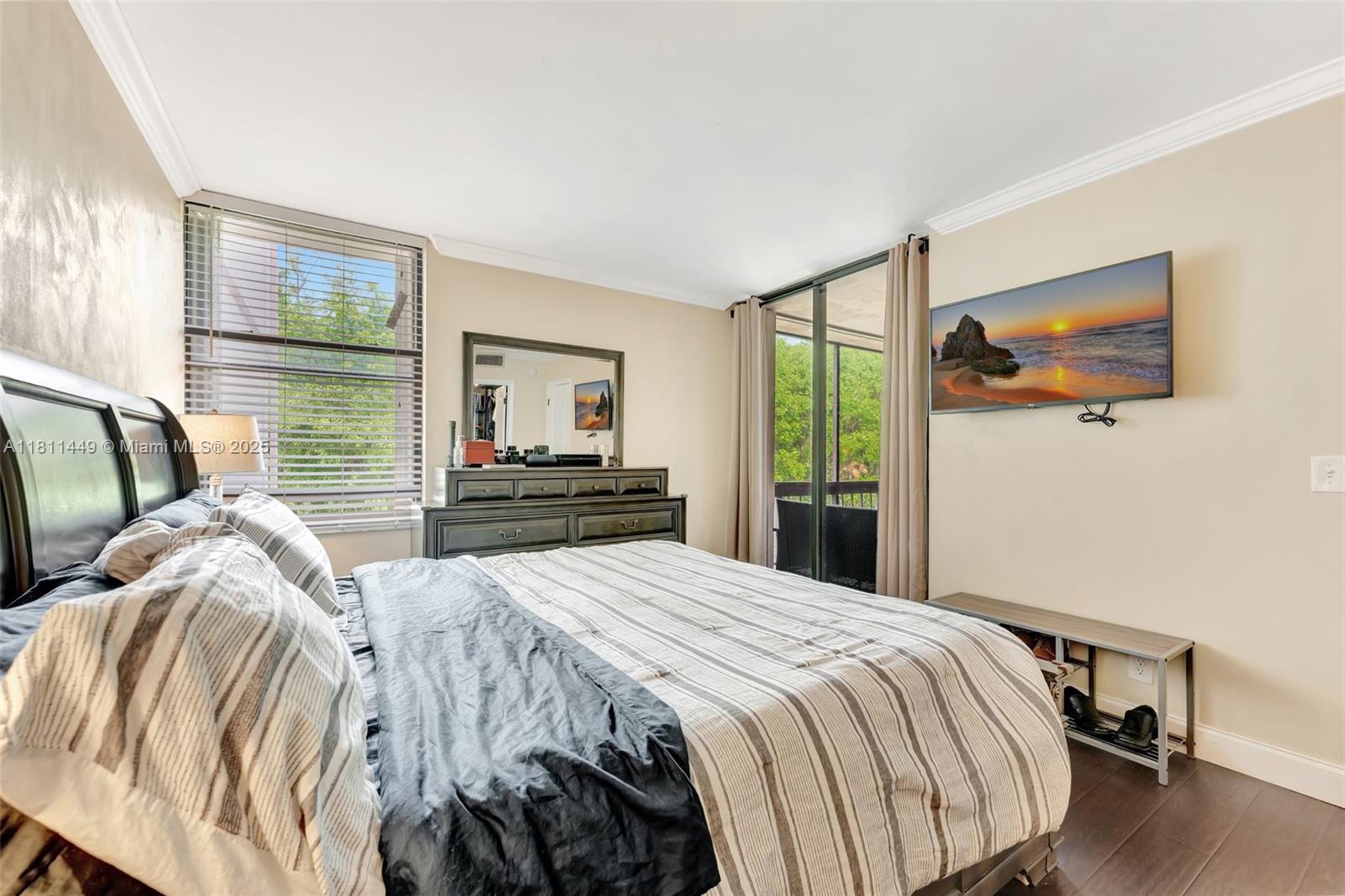 8411 Forest Hills Dr # 208