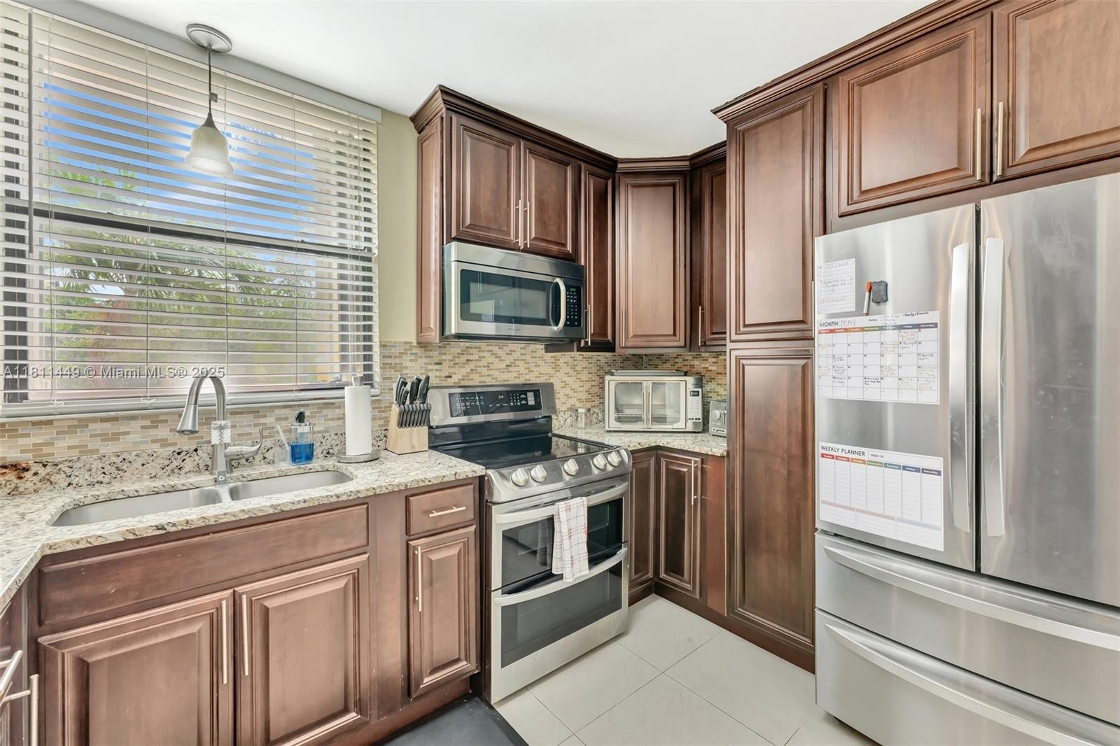 8411 Forest Hills Dr # 208