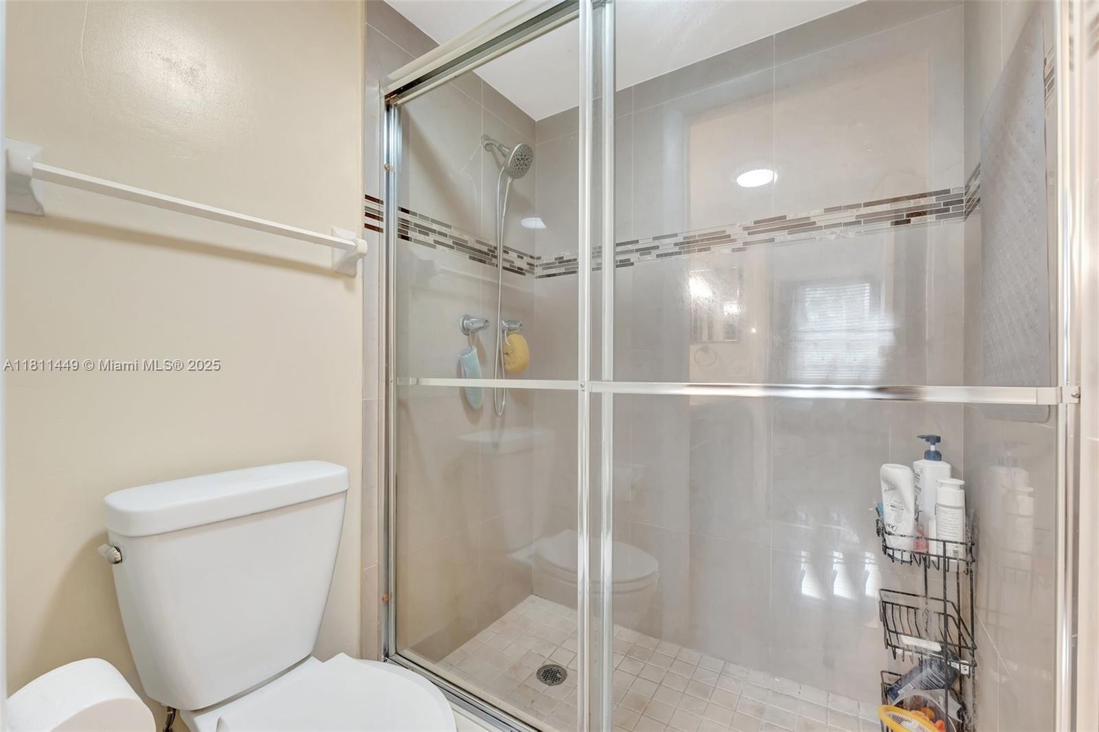 8411 Forest Hills Dr # 208