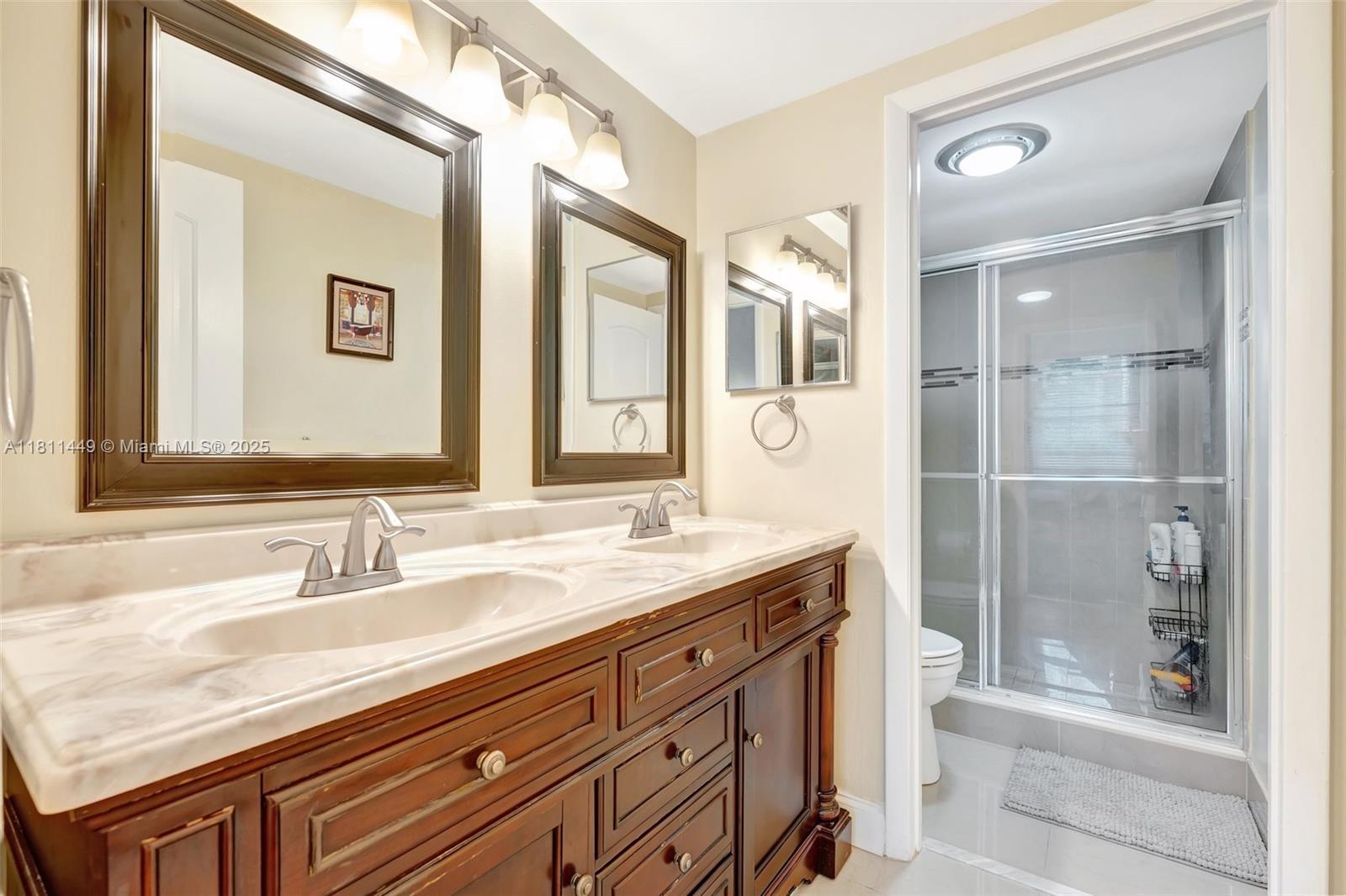 8411 Forest Hills Dr # 208